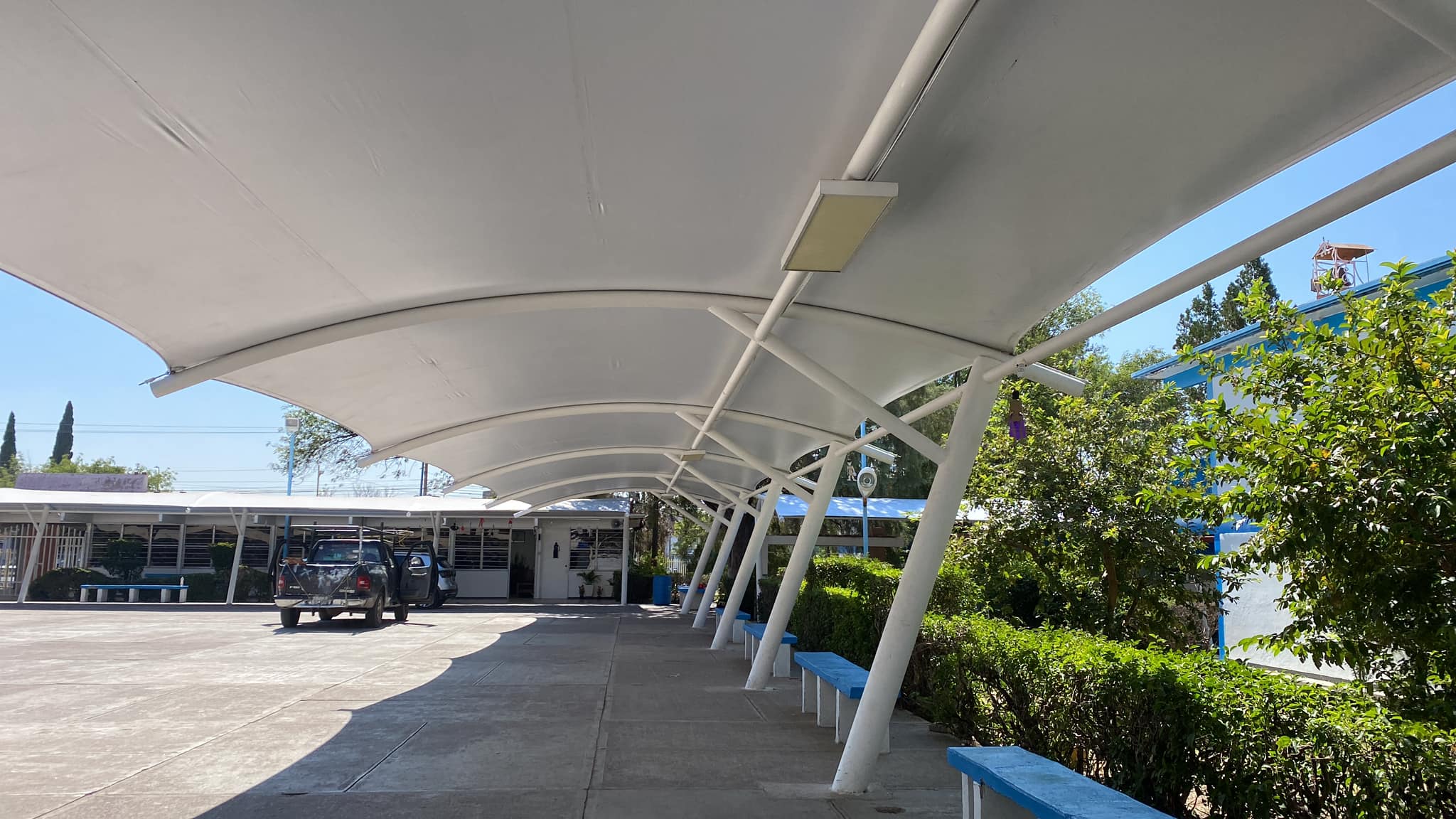 Toldo corrido para fachada